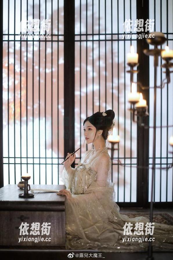 露儿大魔王 如何免费获得露儿大魔王的作品?答案就在禁闭者的橡木匣里,快来找!
